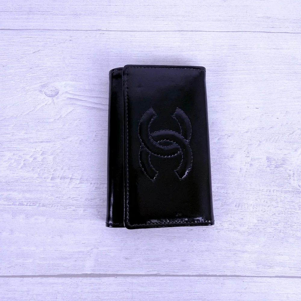 Chanel Key Holder Black Patent Leather CC Logo Vintage 6 Hook Wallet